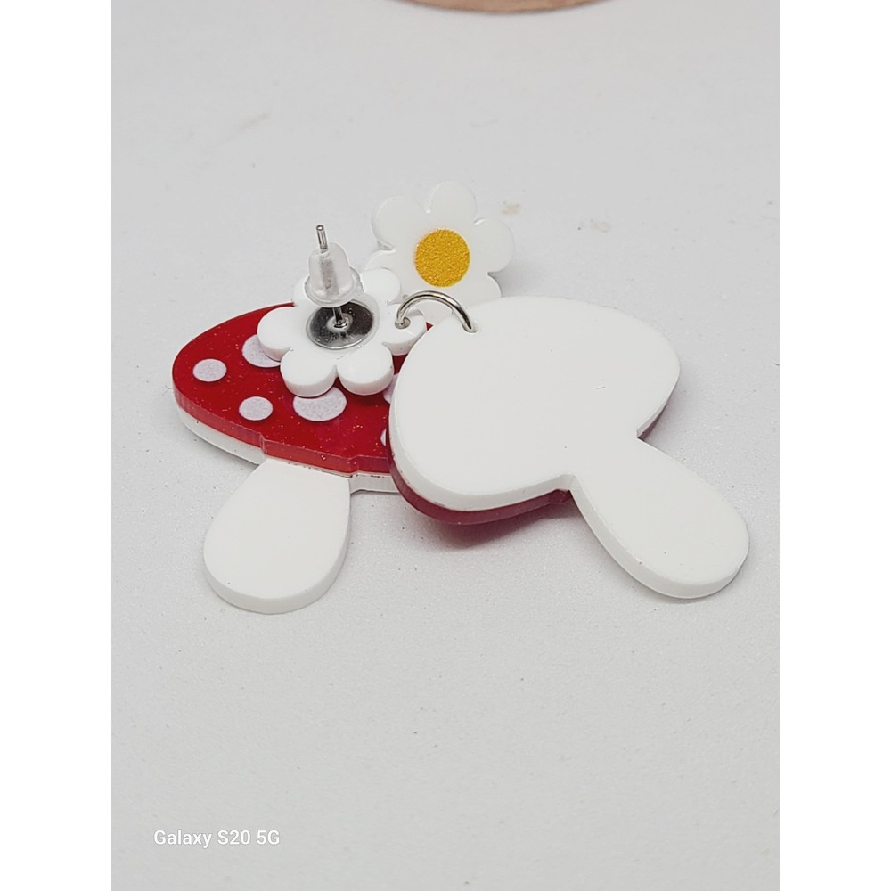 Red Mushroom Daisy Flower Acrylic Dangle Earrings Cottagecore Toadstool Studs‎ - Picture 6 of 7